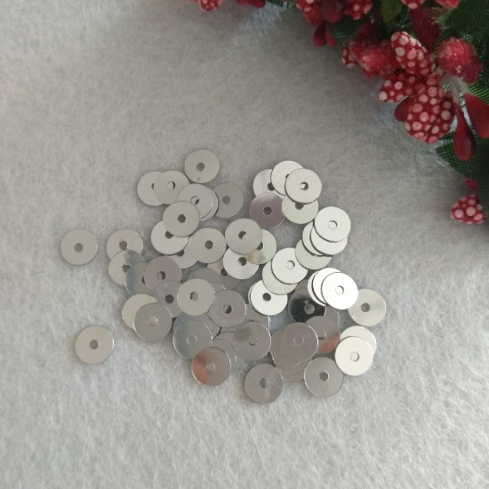 Пайетки плоские 6 мм, цв. серебро, цена за 10 гр